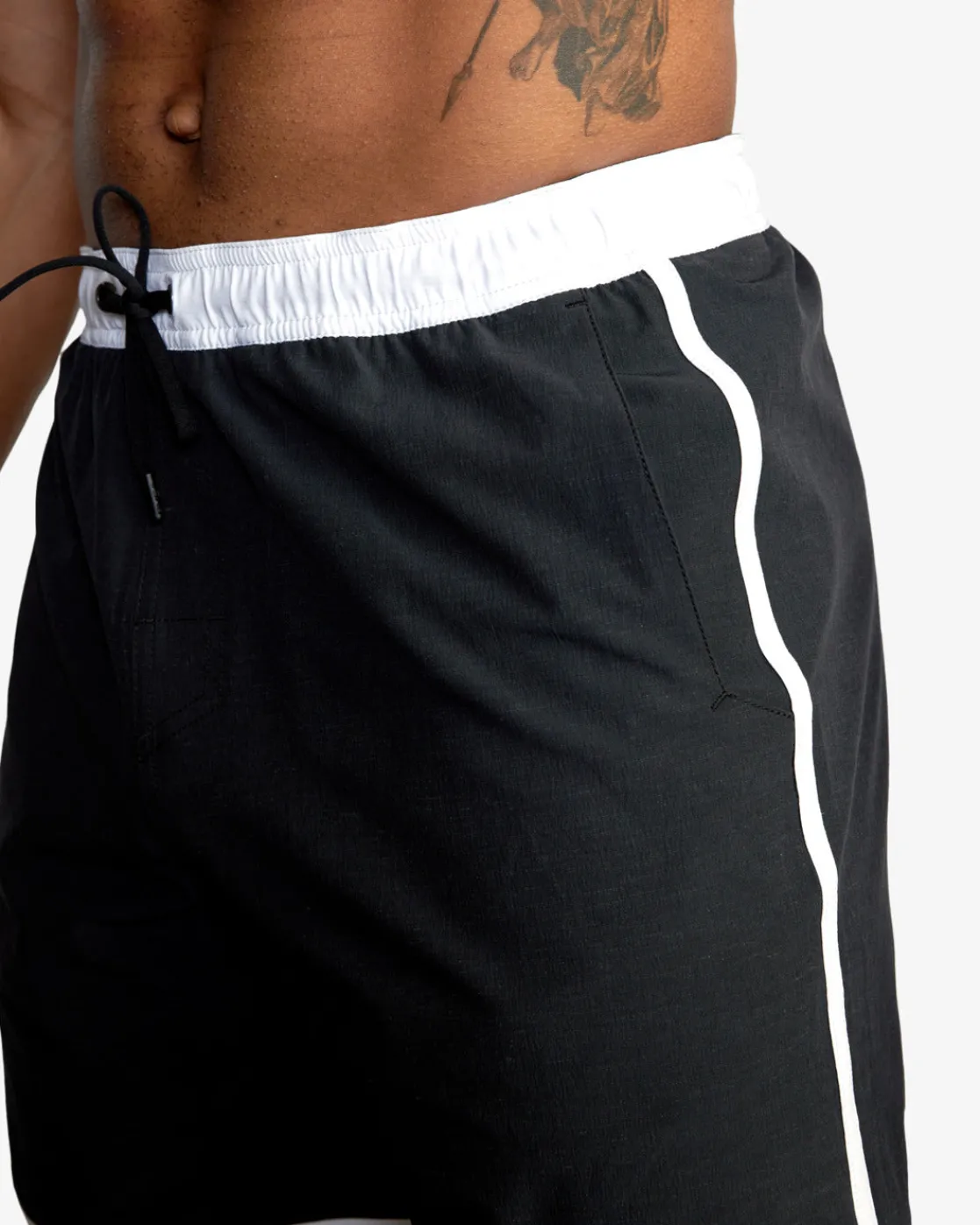 RVCA YOGGER HYBRID 17" ATHLETIC SHORTS Black Discount